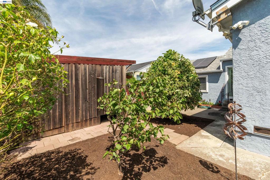 15209 Farnsworth St Property Photo 32