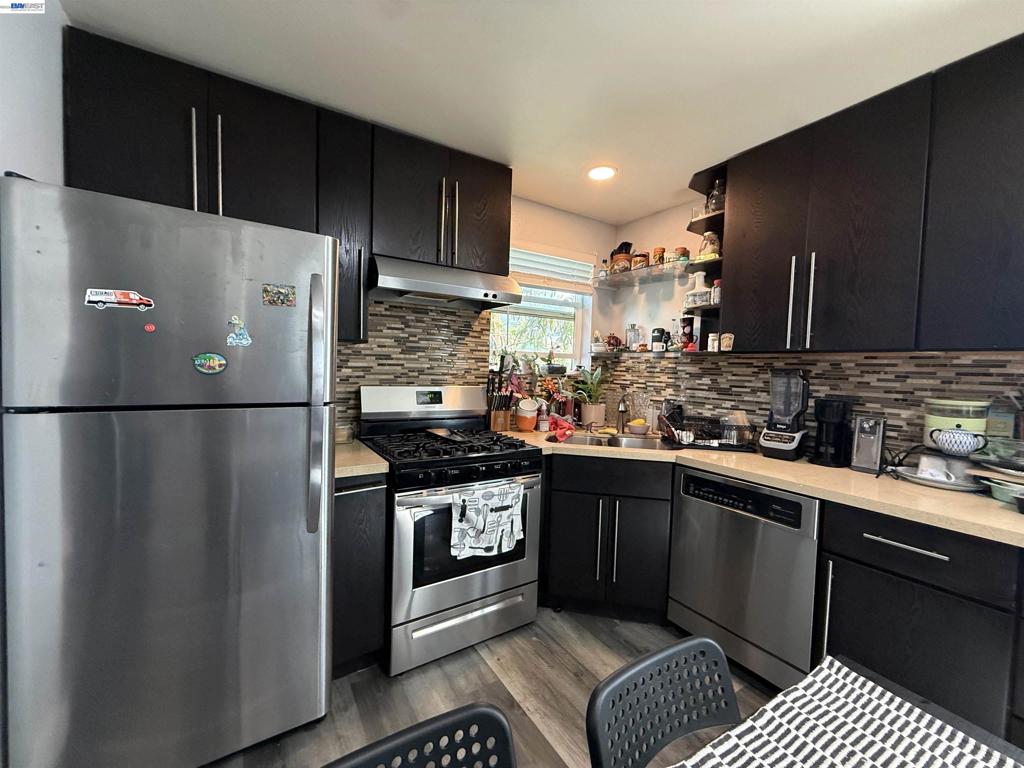 10209 & 10211 Pippin St Property Photo 5