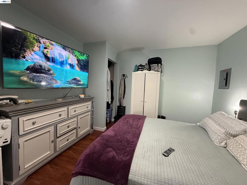 10209 & 10211 Pippin St Property Photo 10