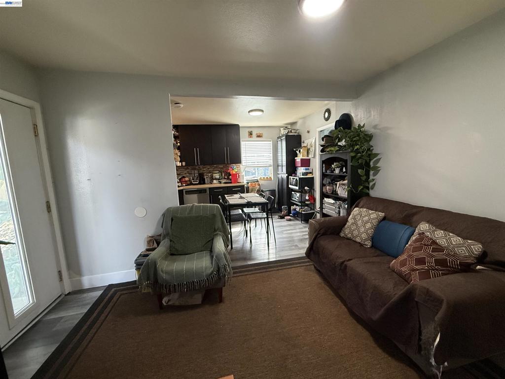 10209 & 10211 Pippin St Property Photo 16