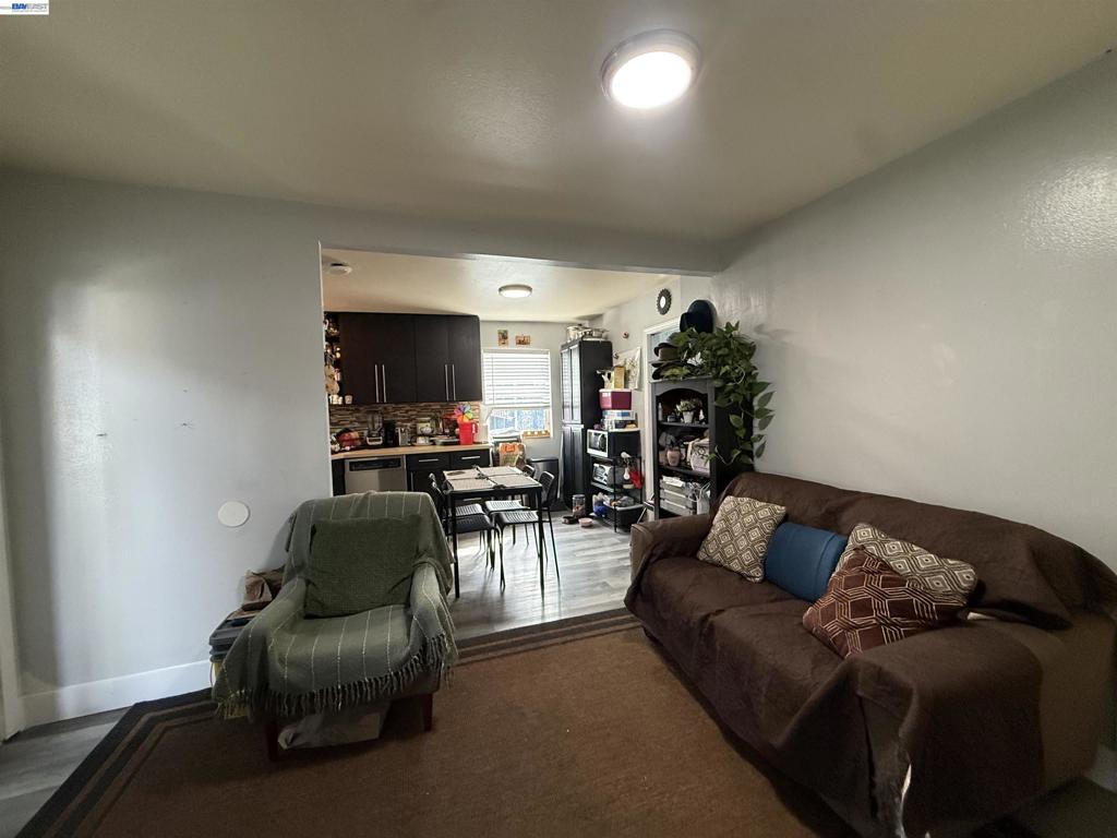 10209 & 10211 Pippin St Property Photo 17