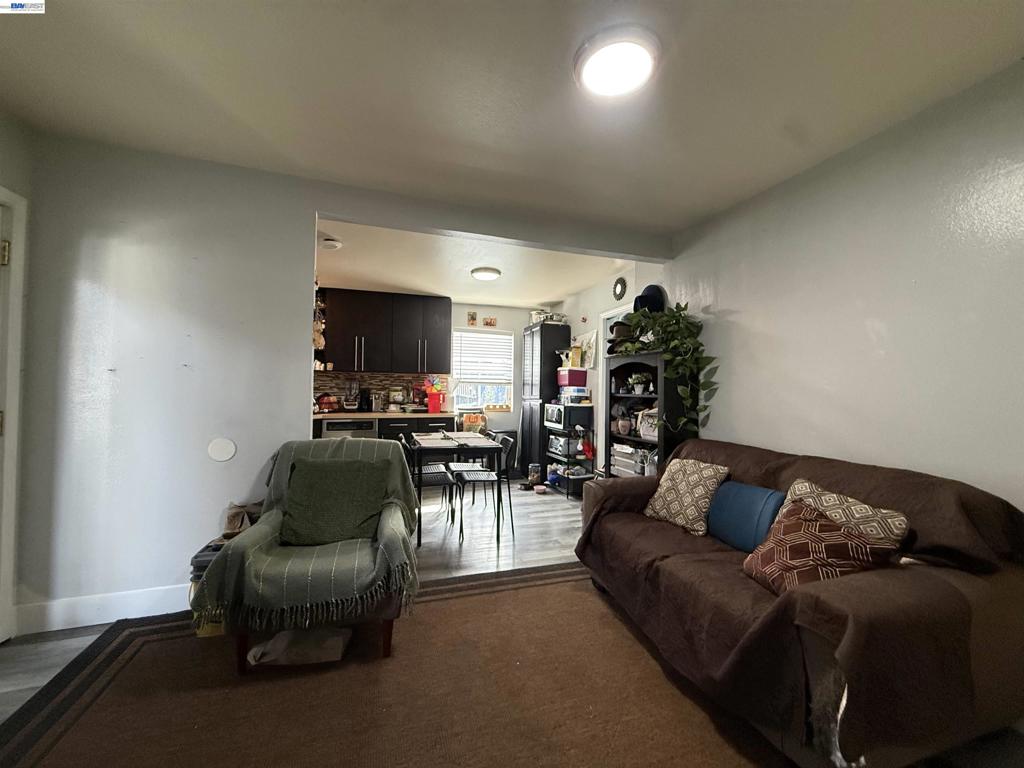 10209 & 10211 Pippin St Property Photo 19