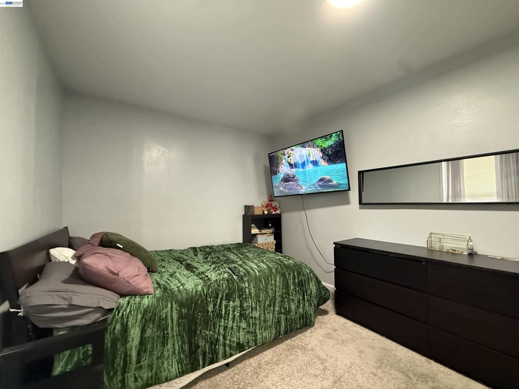 10209 & 10211 Pippin St Property Photo 23