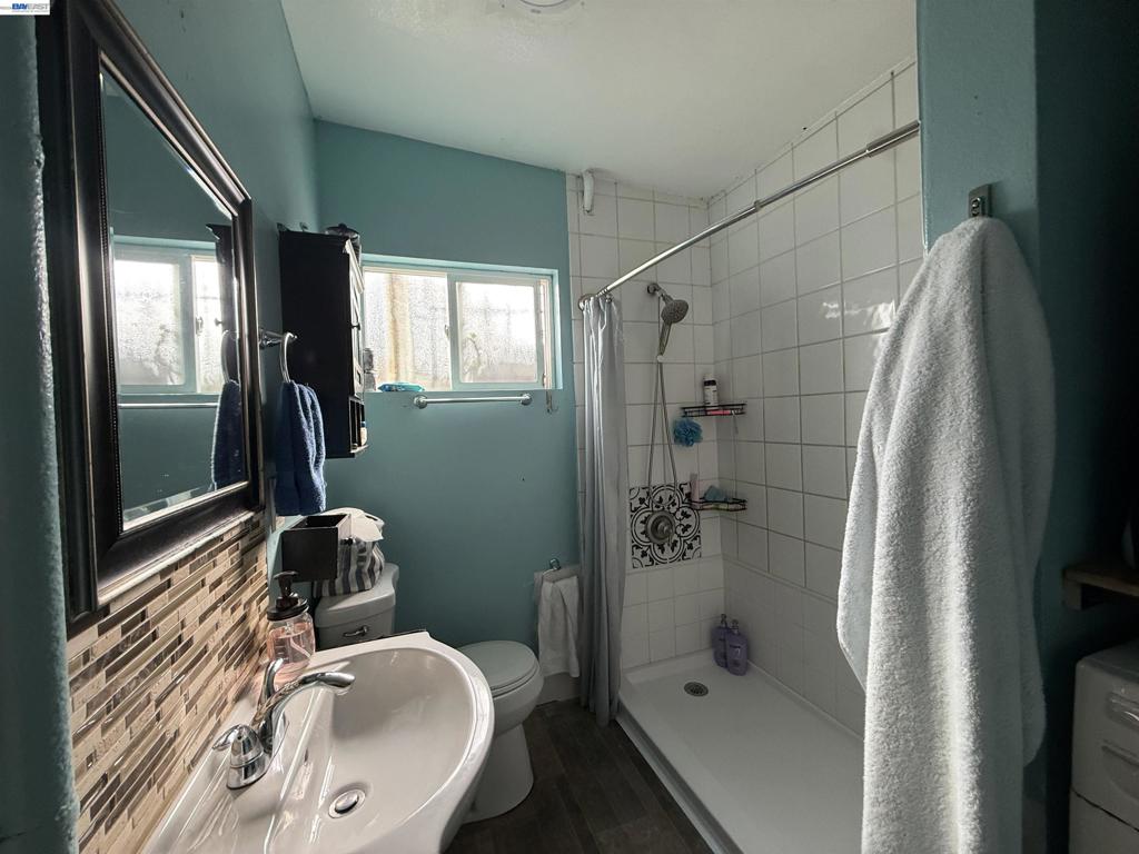 10209 & 10211 Pippin St Property Photo 32