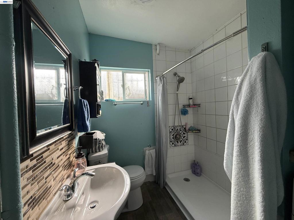 10209 & 10211 Pippin St Property Photo 33