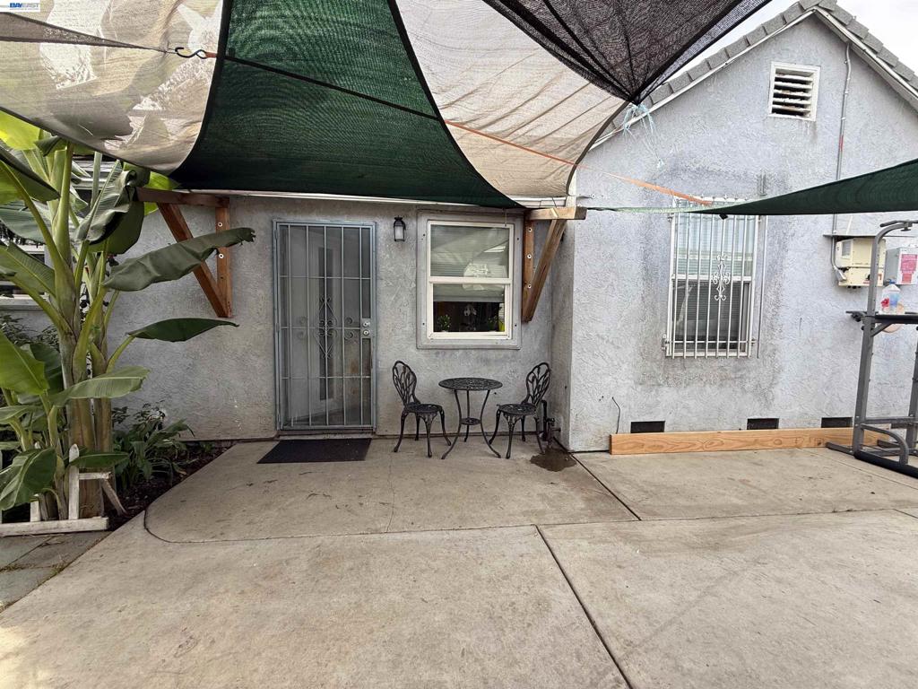 10209 & 10211 Pippin St Property Photo 37