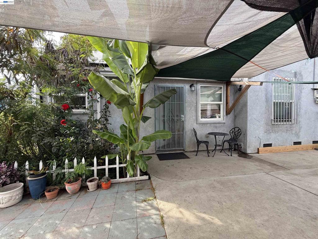 10209 & 10211 Pippin St Property Photo 38