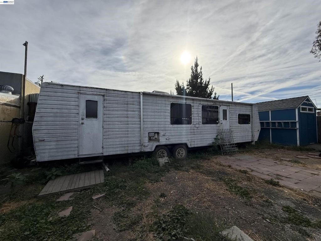 10209 & 10211 Pippin St Property Photo 41