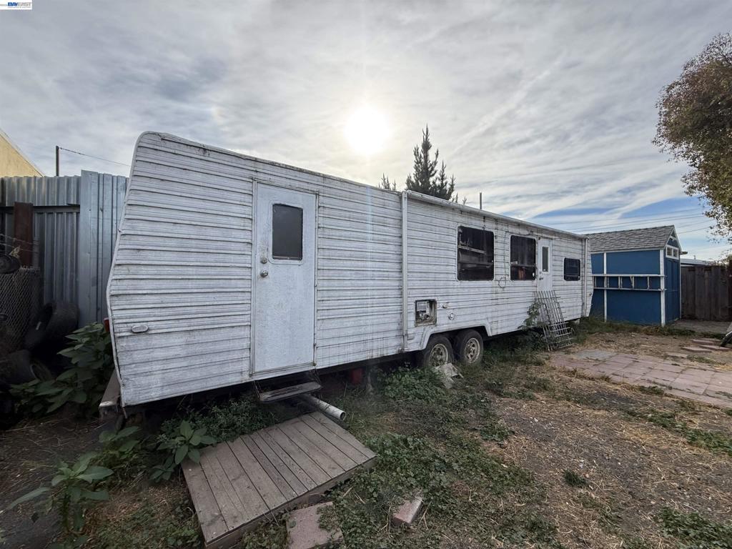10209 & 10211 Pippin St Property Photo 43