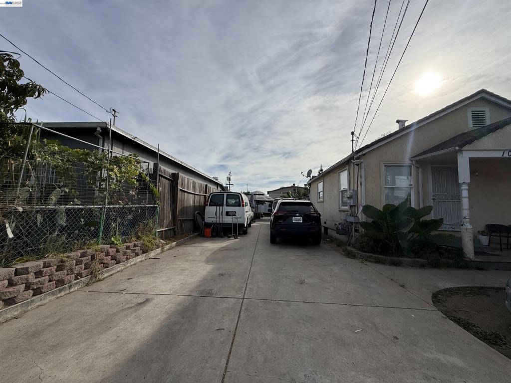 10209 & 10211 Pippin St Property Photo 47