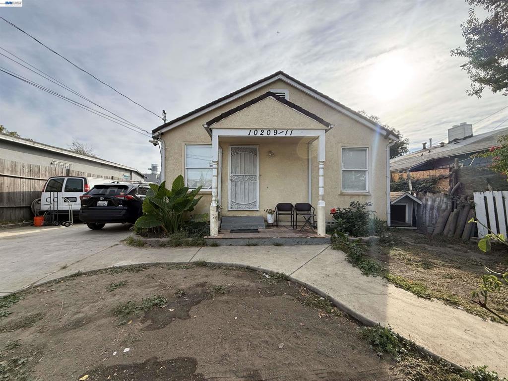 10209 & 10211 Pippin St Property Photo 53