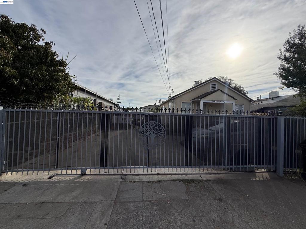 10209 & 10211 Pippin St Property Photo 59