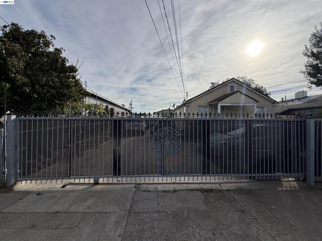10209 & 10211 Pippin St Property Photo 60