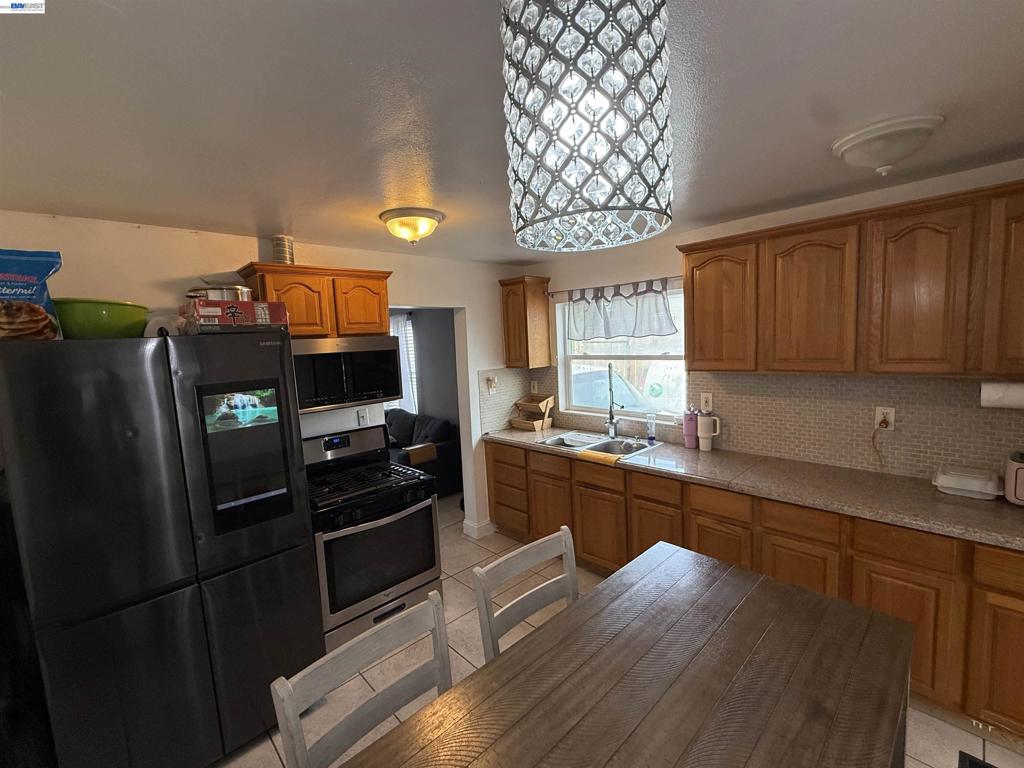 10209 & 10211 Pippin St Property Photo 73