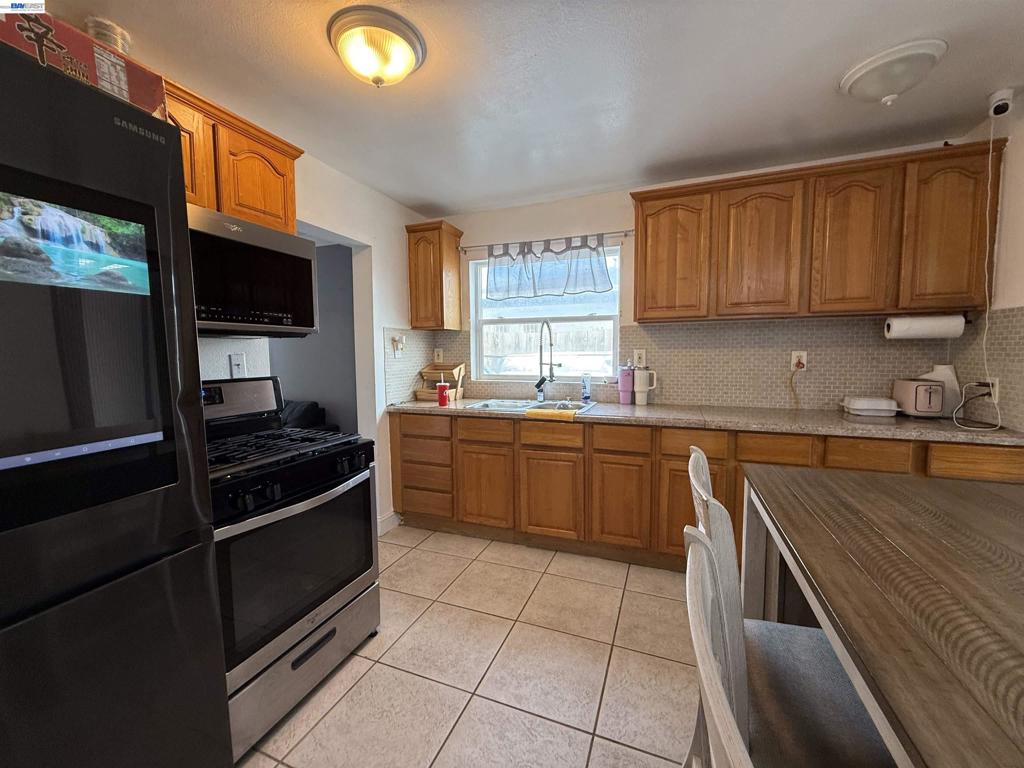 10209 & 10211 Pippin St Property Photo 81