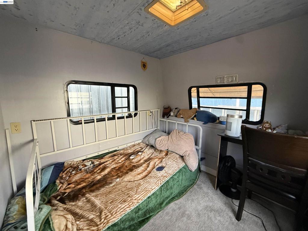 10209 & 10211 Pippin St Property Photo 90