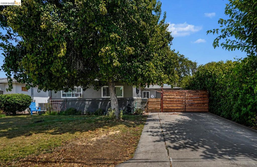 536 4Th St Property Photo 1
