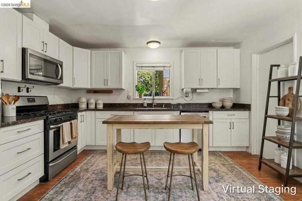 536 4th St Property Photo 1