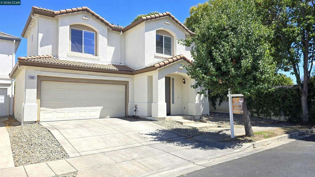 1092 Gardenia Ln Property Photo