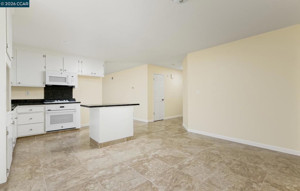 185 Coleridge Dr Property Photo 6