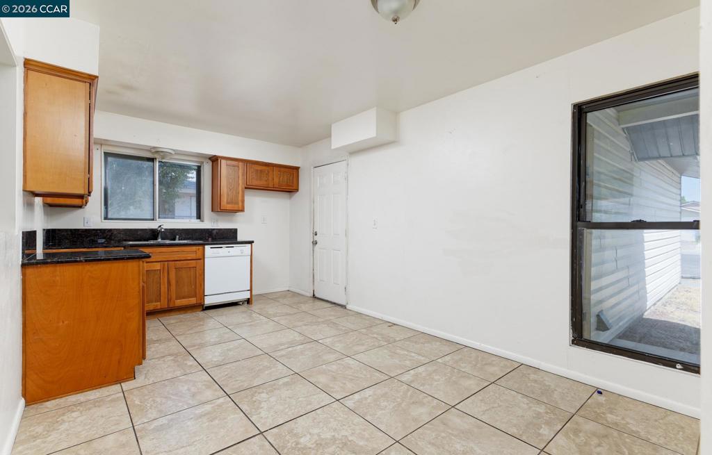 7366 21st St Property Photo 4