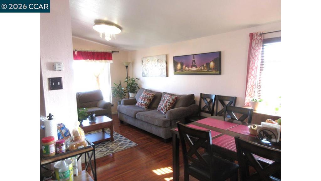 2106 Alfreda Blvd Property Photo 6