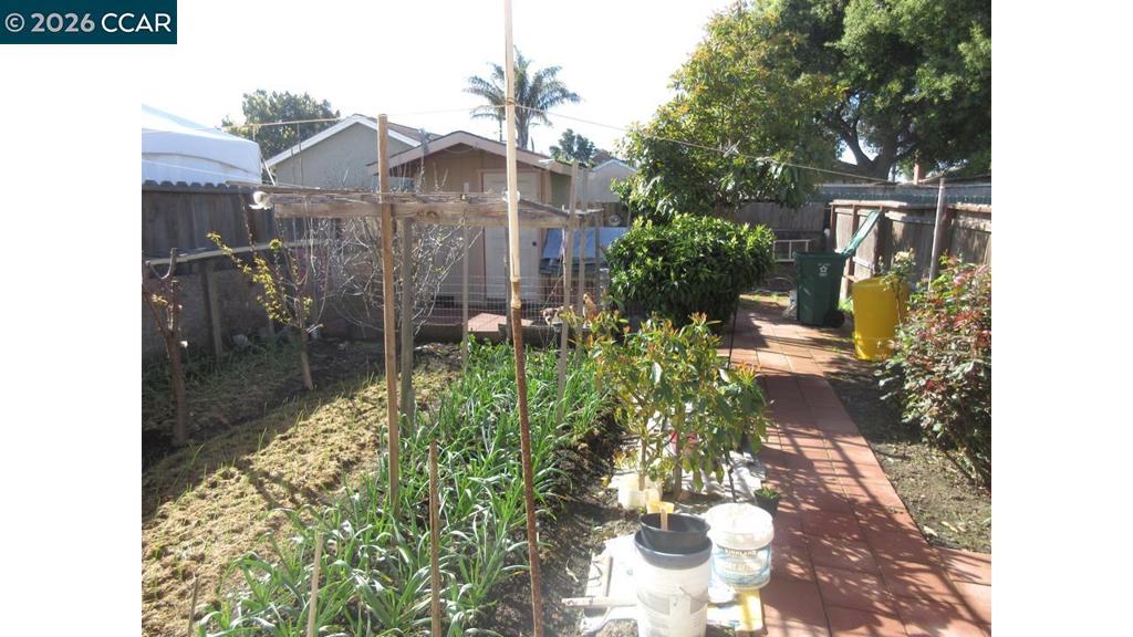 2106 Alfreda Blvd Property Photo 14