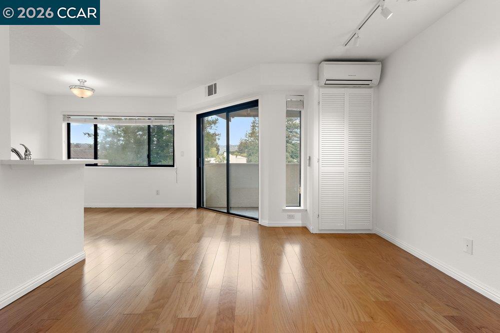 2535 Lucy Lane B Property Photo 5