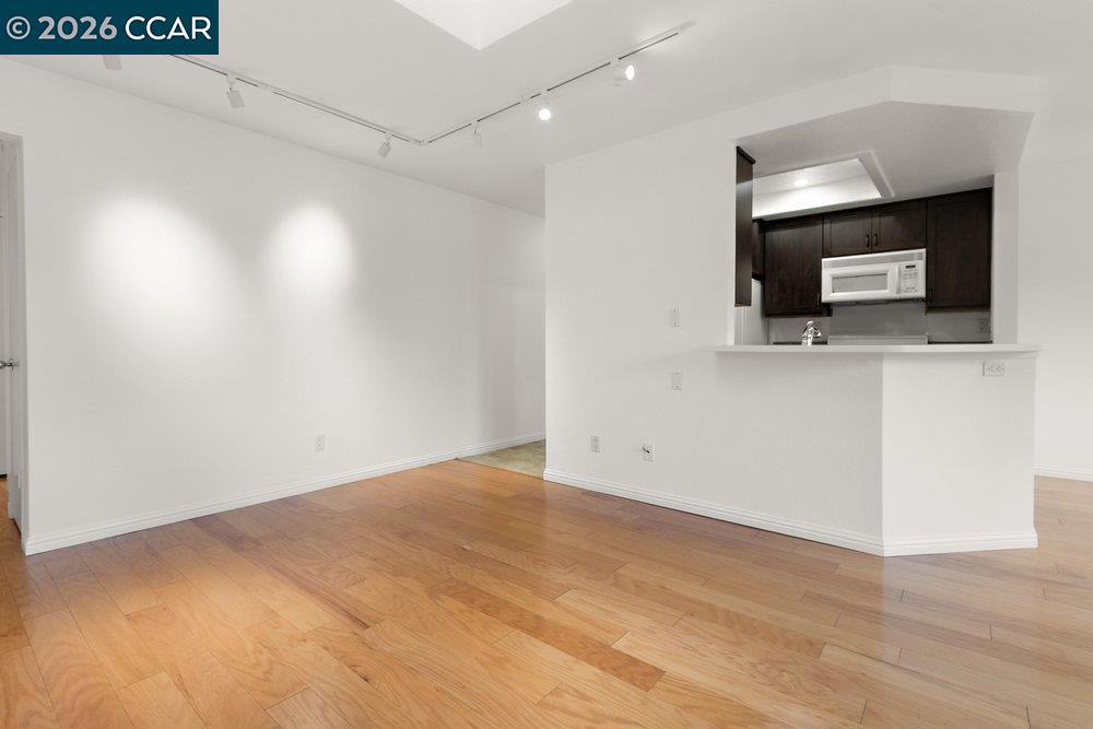 2535 Lucy Lane B Property Photo 6