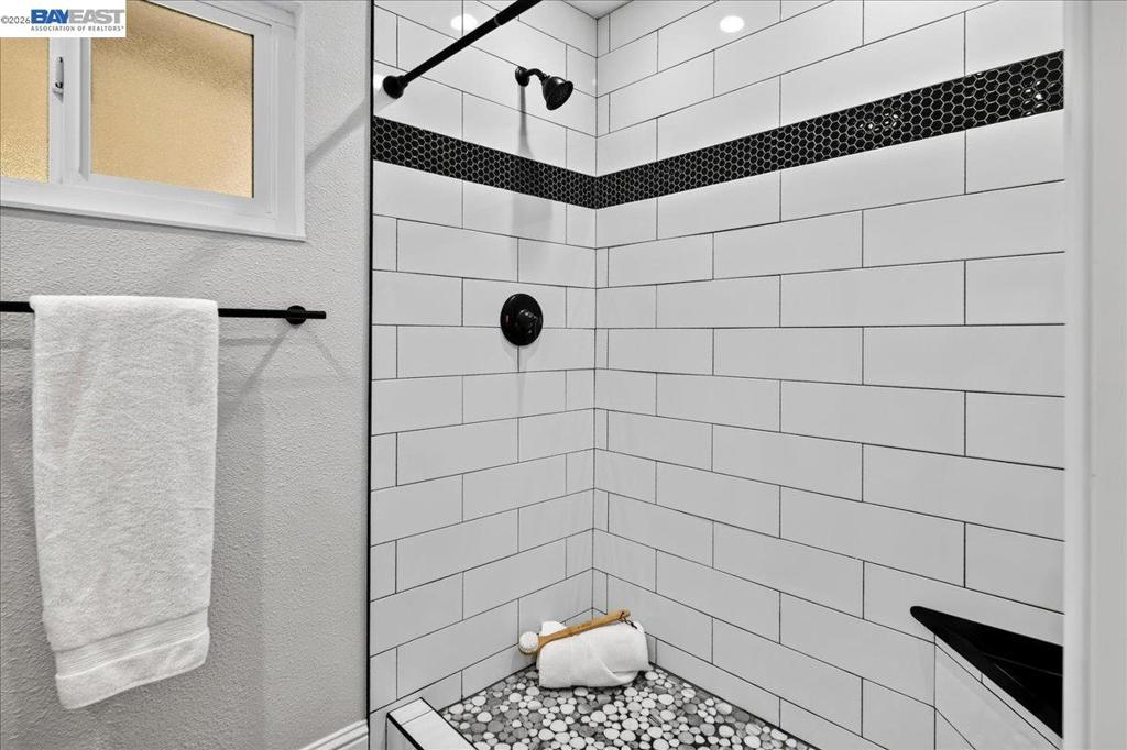 961 Essex St Property Photo 33