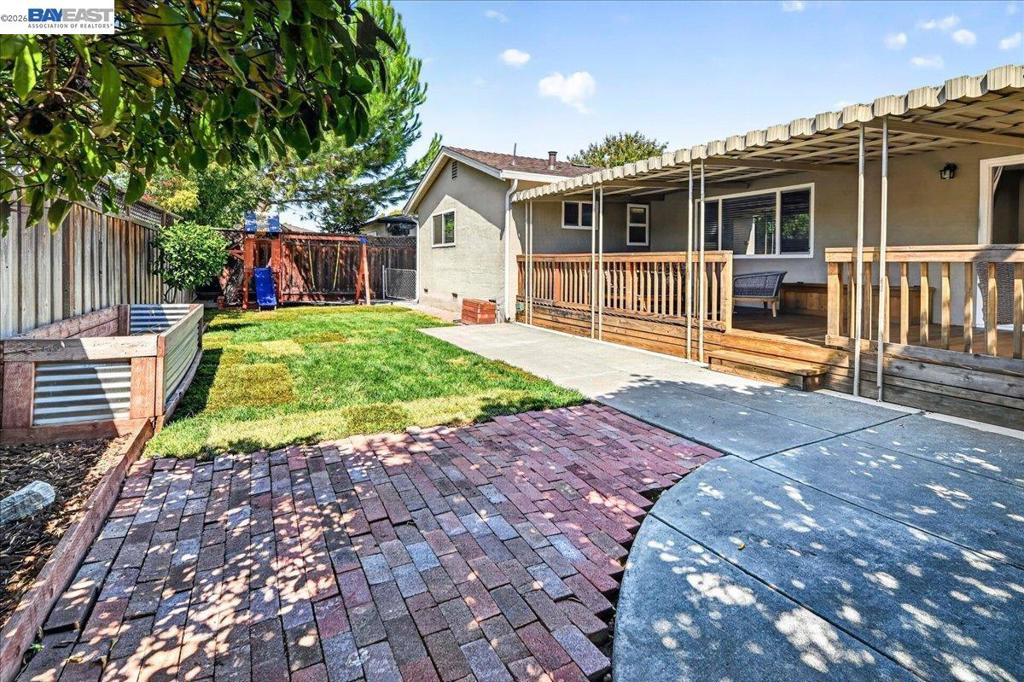 961 Essex St Property Photo 40