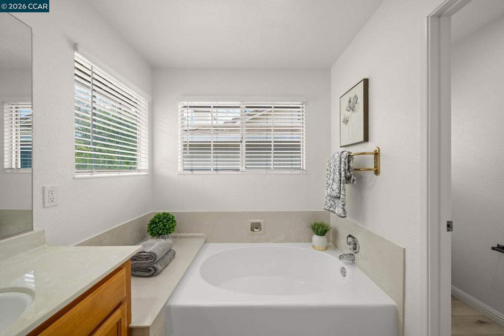 1111 Crest Ridge Ln Property Photo 22