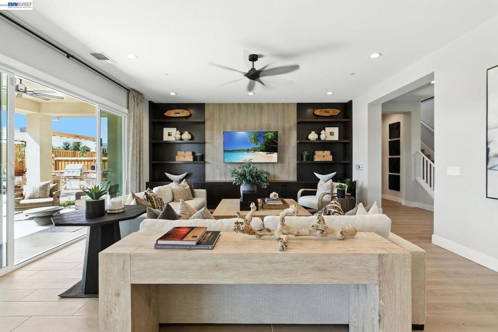 1591 Ponza Circle Property Photo 4