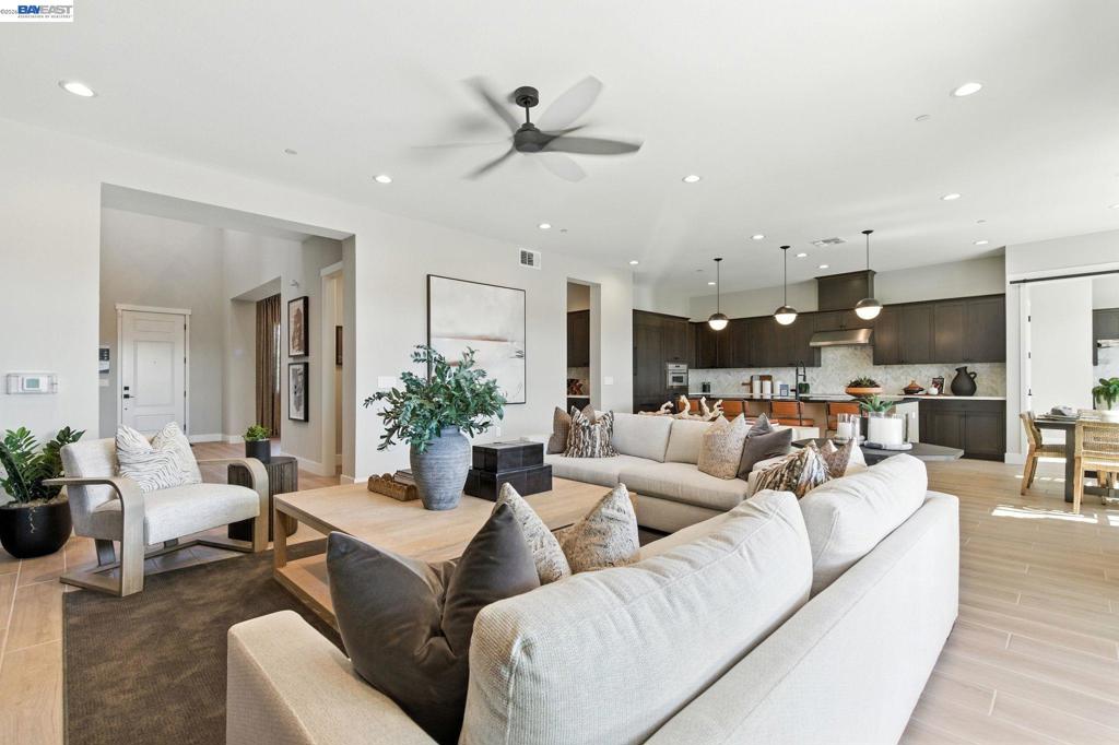 1591 Ponza Circle Property Photo 12