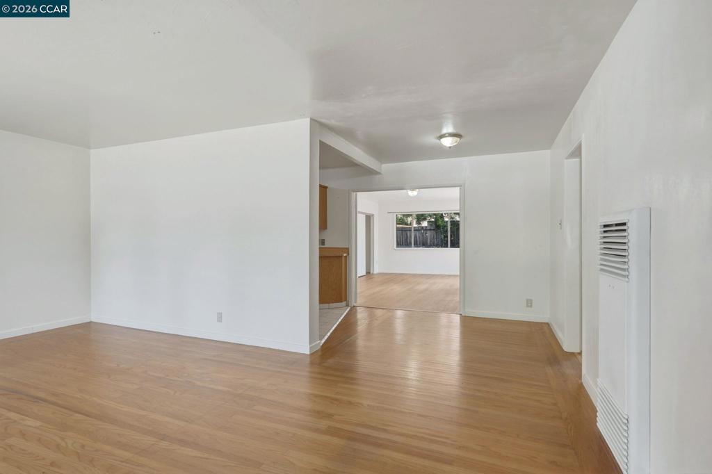 3712 Los Flores Ave Property Photo 3