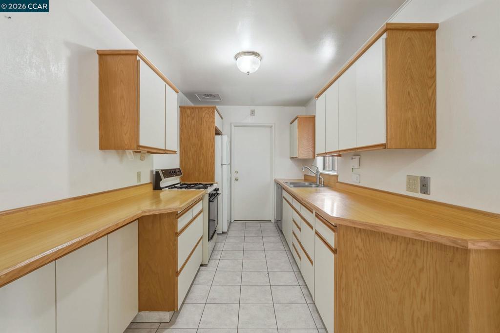3712 Los Flores Ave Property Photo 6