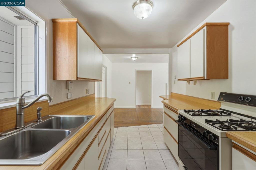 3712 Los Flores Ave Property Photo 7