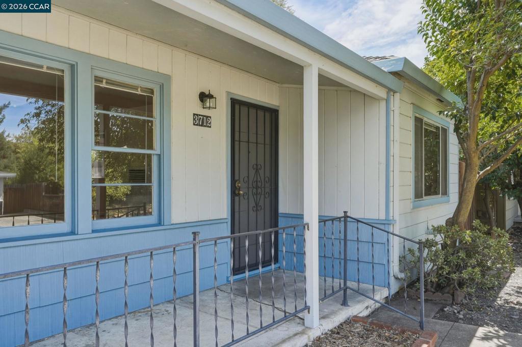 3712 Los Flores Ave Property Photo 17