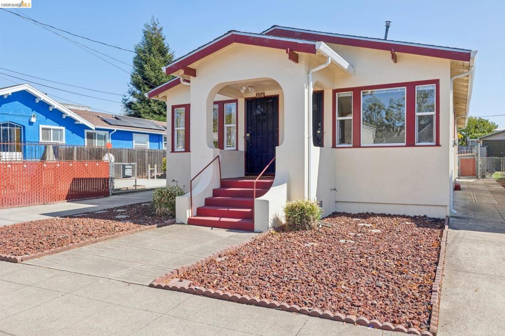 1152 1156 Francisco St Property Photo 2