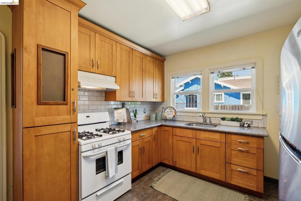 1152 1156 Francisco St Property Photo 7