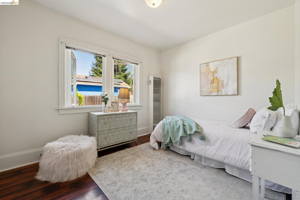 1152 1156 Francisco St Property Photo 11