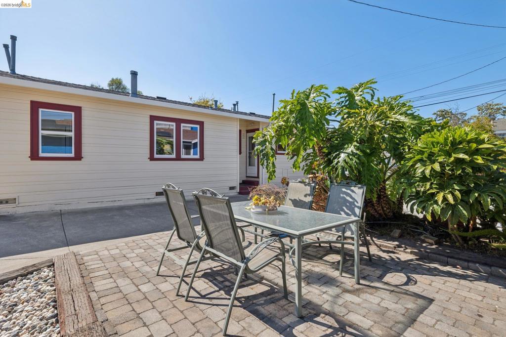 1152 1156 Francisco St Property Photo 35