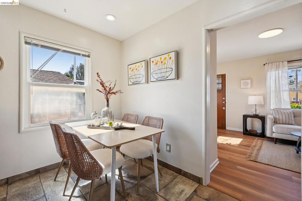 1152 1156 Francisco St Property Photo 43