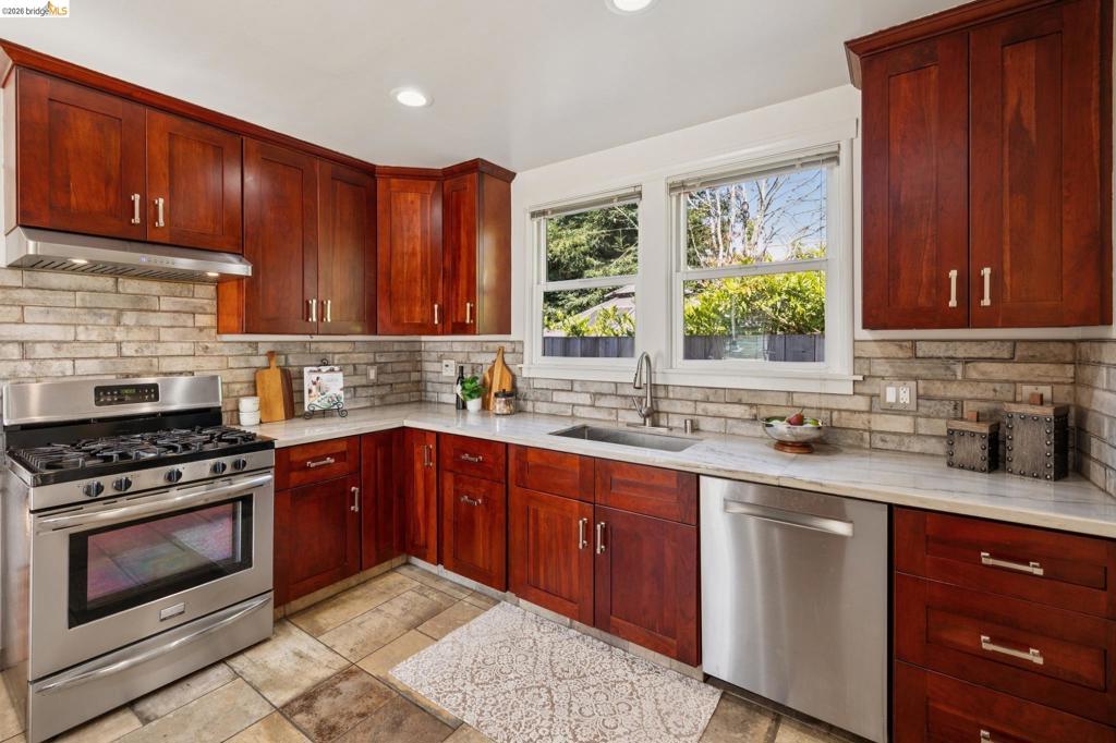 1152 1156 Francisco St Property Photo 45