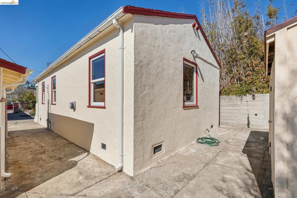 1152 1156 Francisco St Property Photo 59