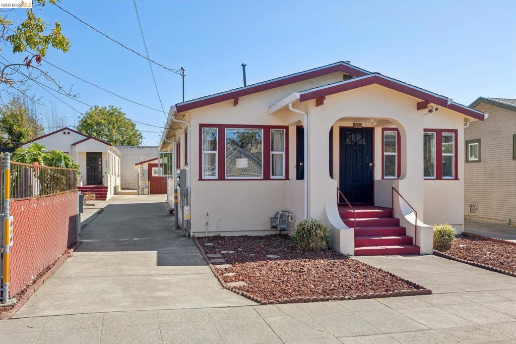 1152 Francisco St Property Photo 1
