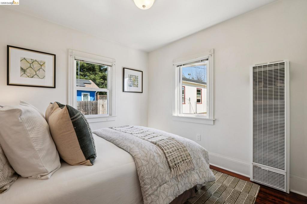 1152 Francisco St Property Photo 18