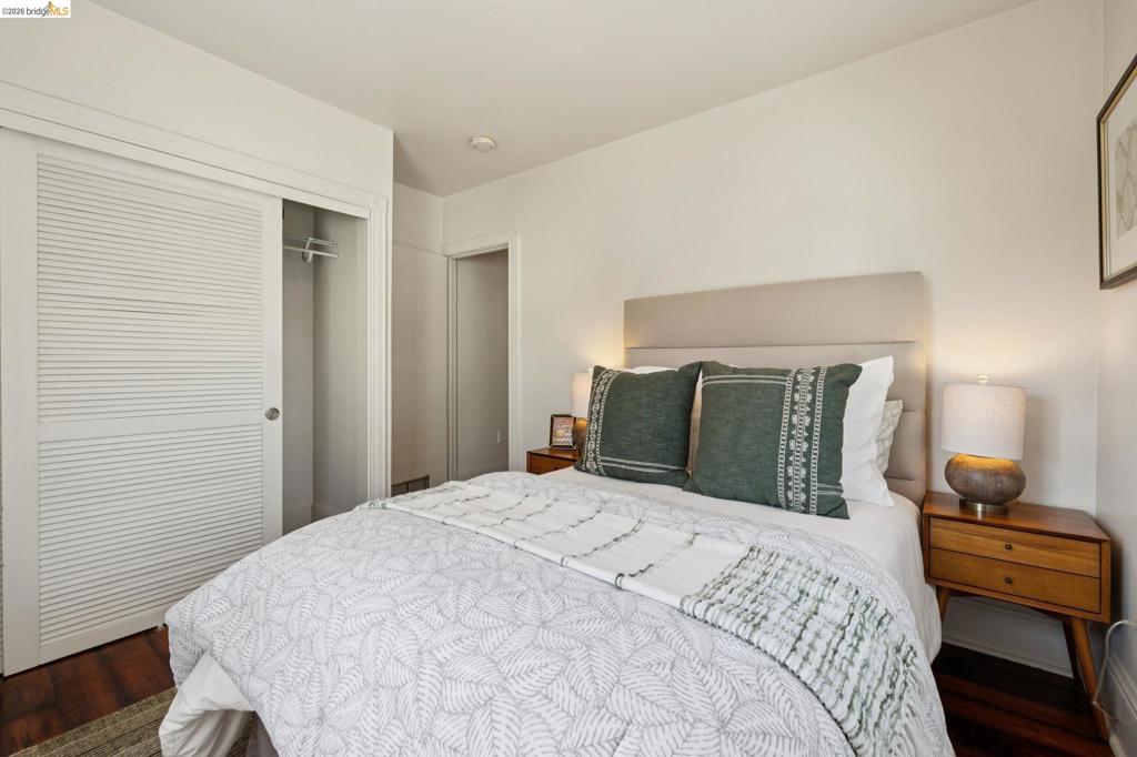 1152 Francisco St Property Photo 20