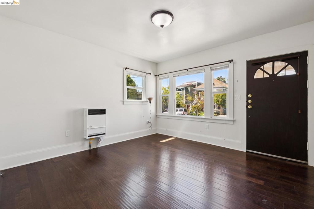 1152 Francisco St Property Photo 24
