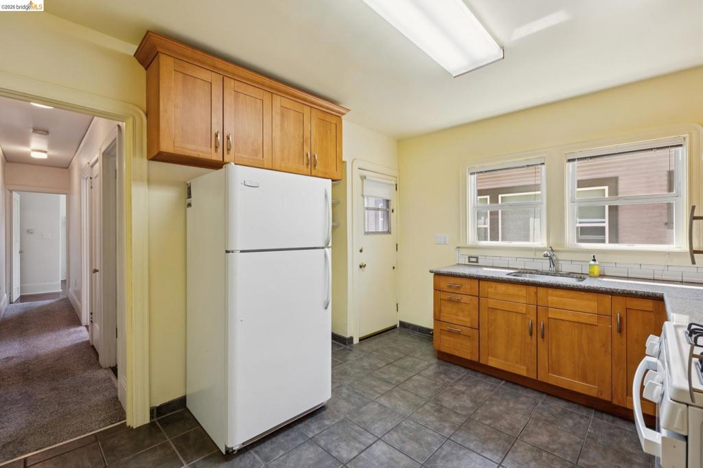 1152 Francisco St Property Photo 26